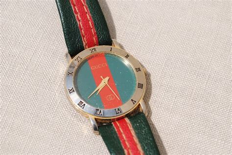 gucci red leather watch